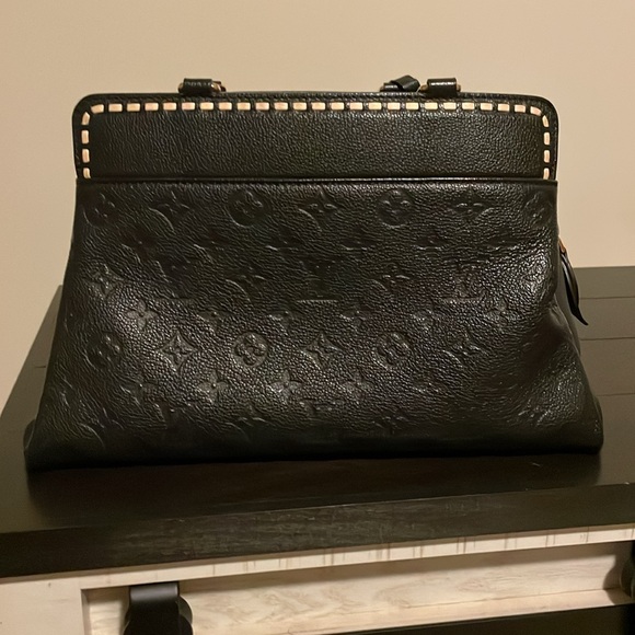 Beautiful Authentic  Louis Vuitton Empriente Vosges handbag! - Picture 2 of 5